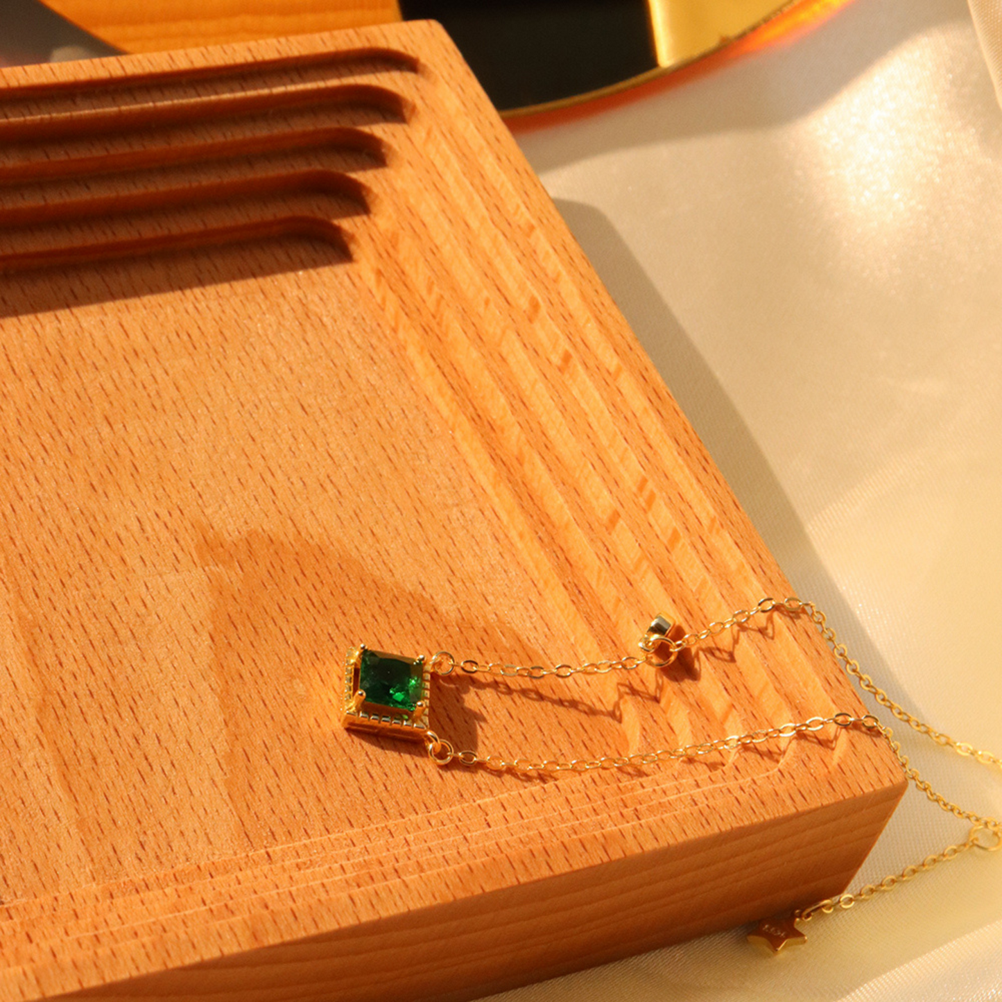 GERTRUDE CRYSTAL NECKLACE