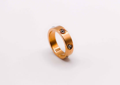Radiant Rose Gold Gem Ring – Elegant Gemstone Statement Ring for Women