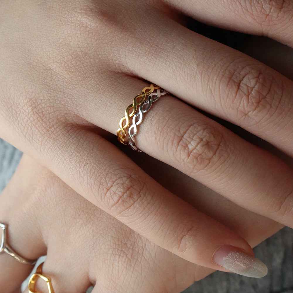 LA DNA CHARM RING