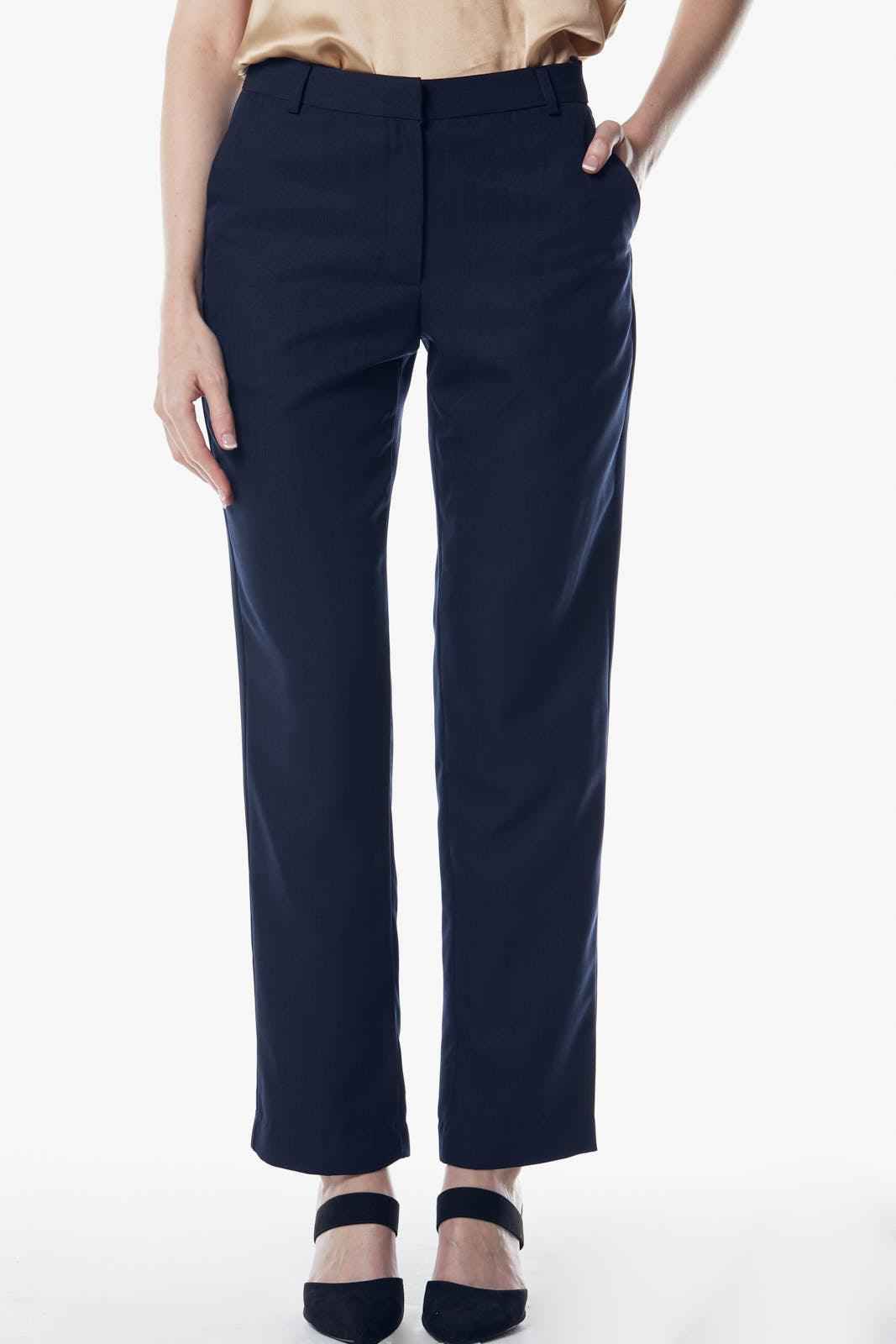 Tailoring Slim Pants in Navy Blue – Women’s Slim-Fit Trousers