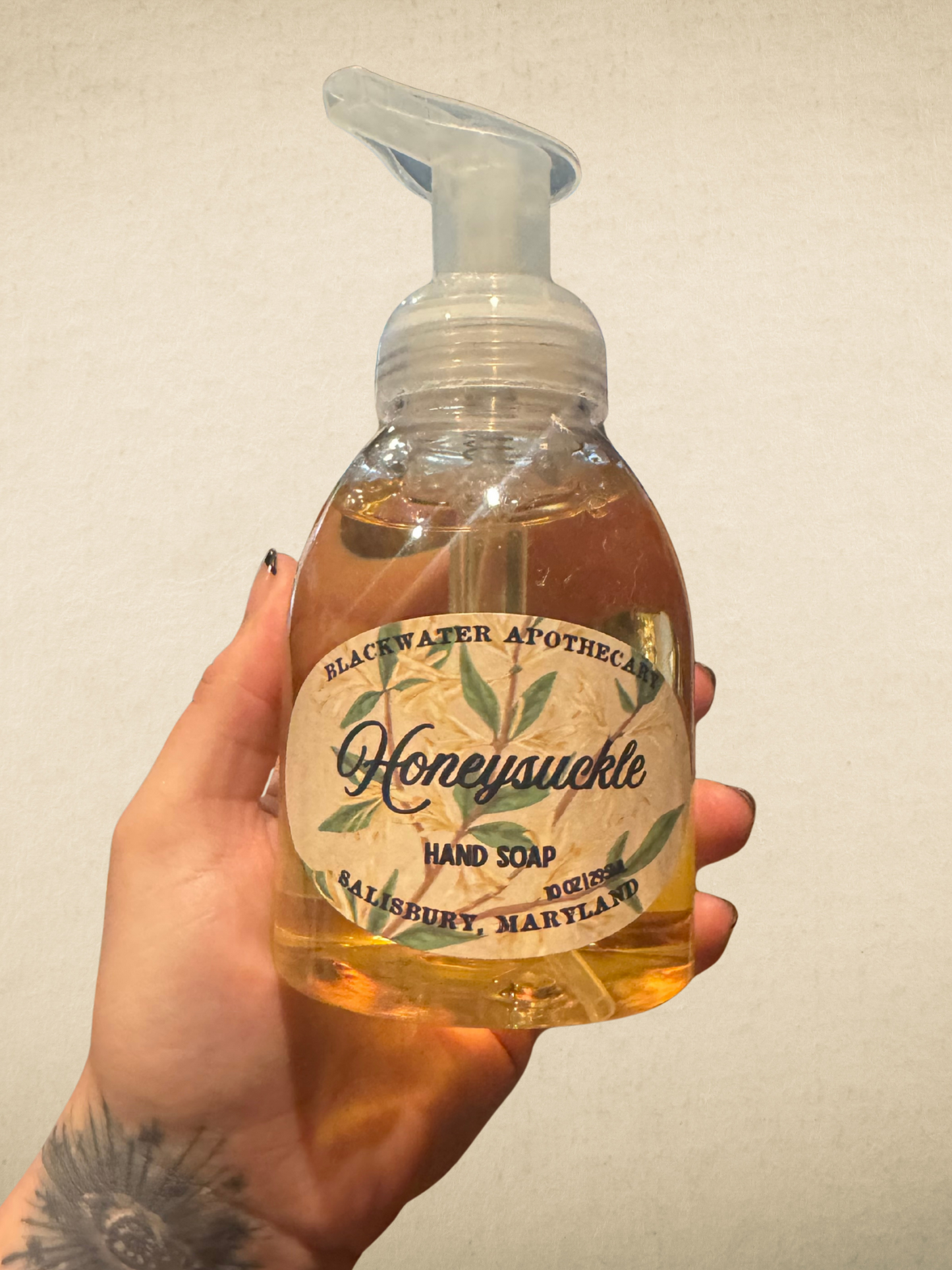 Honeysuckle Foaming Hand Soap – 10oz