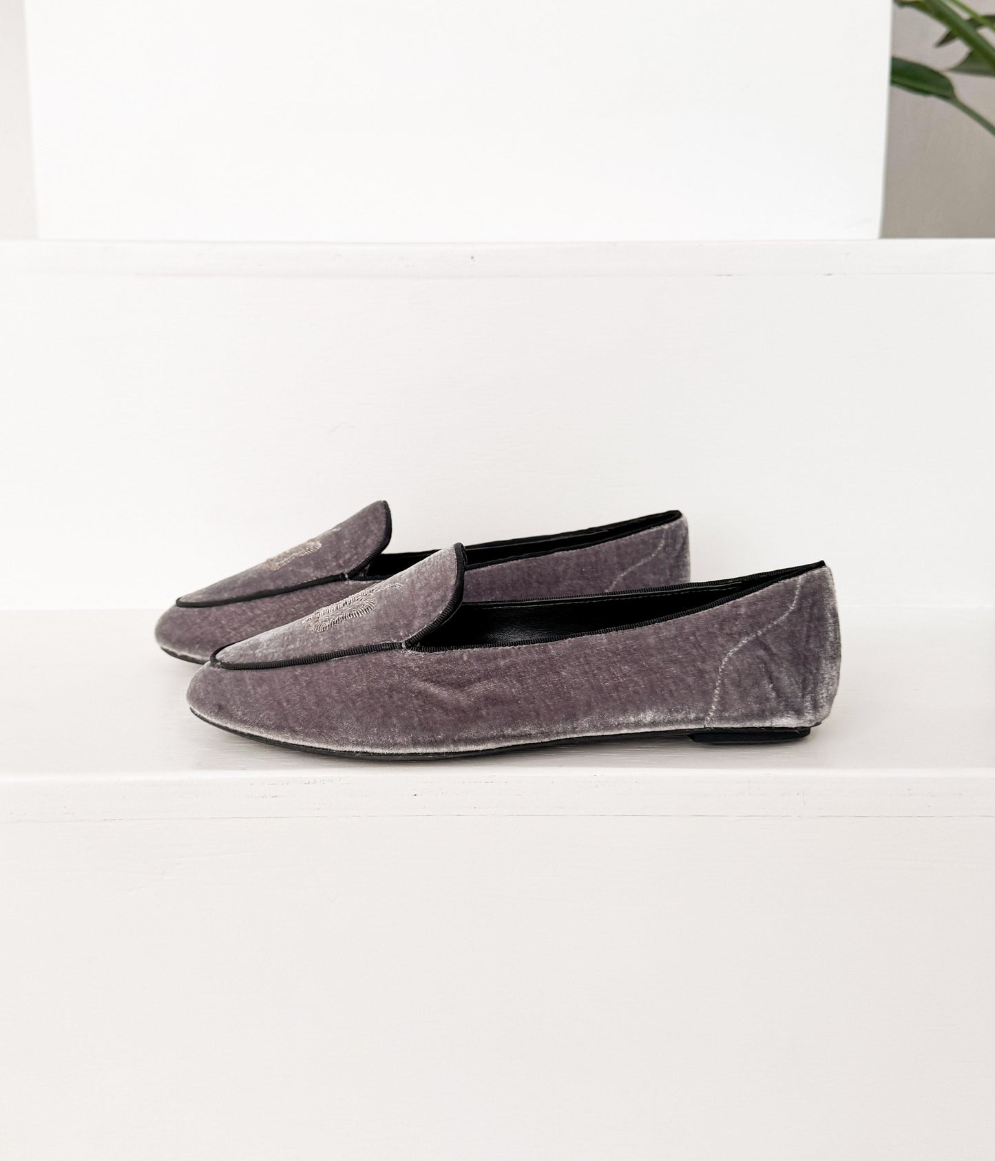 Butterfly Velvet Flats in Grey