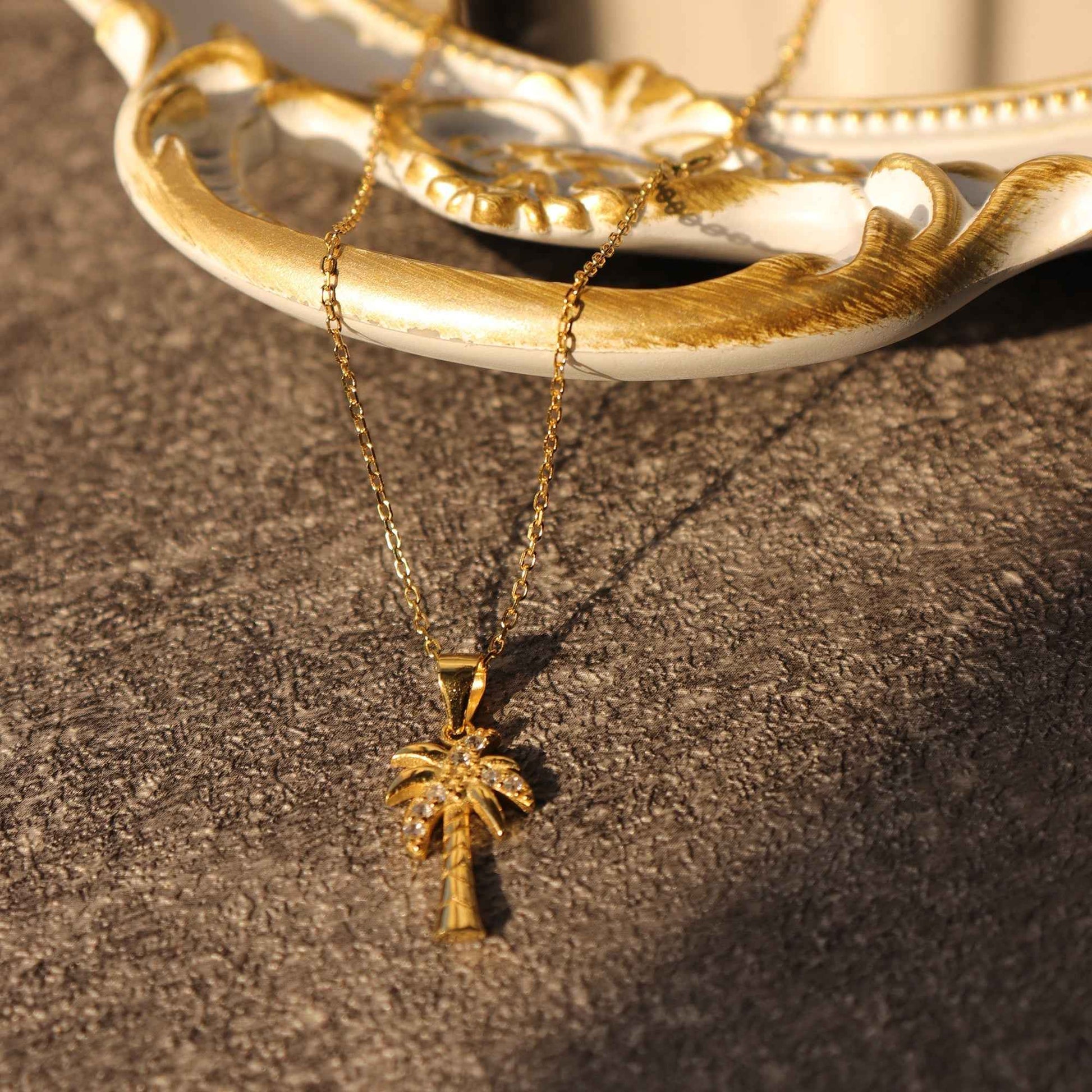 FAIR TALLY PALM NECKLACE