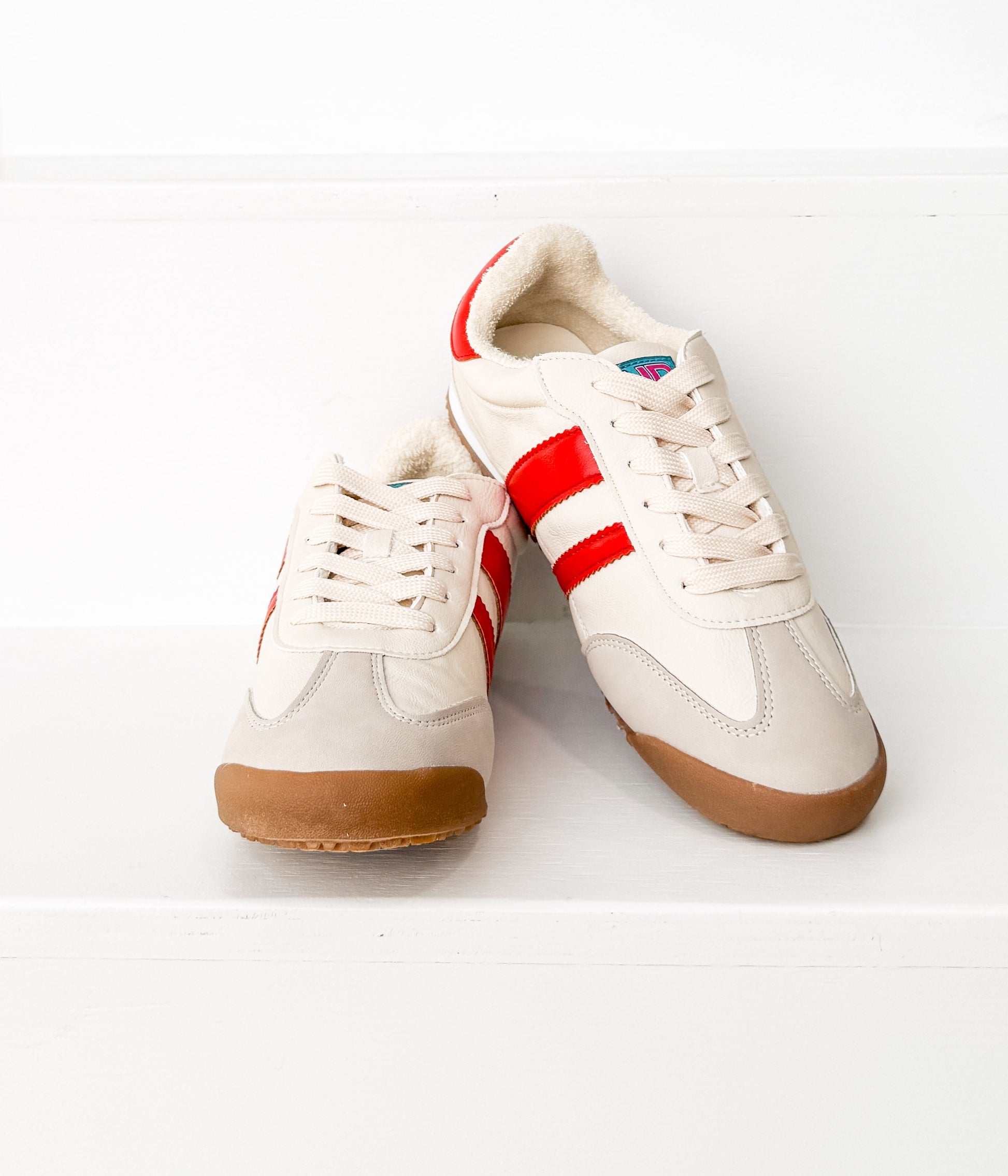 Madrid Sneaker in Beige/Red