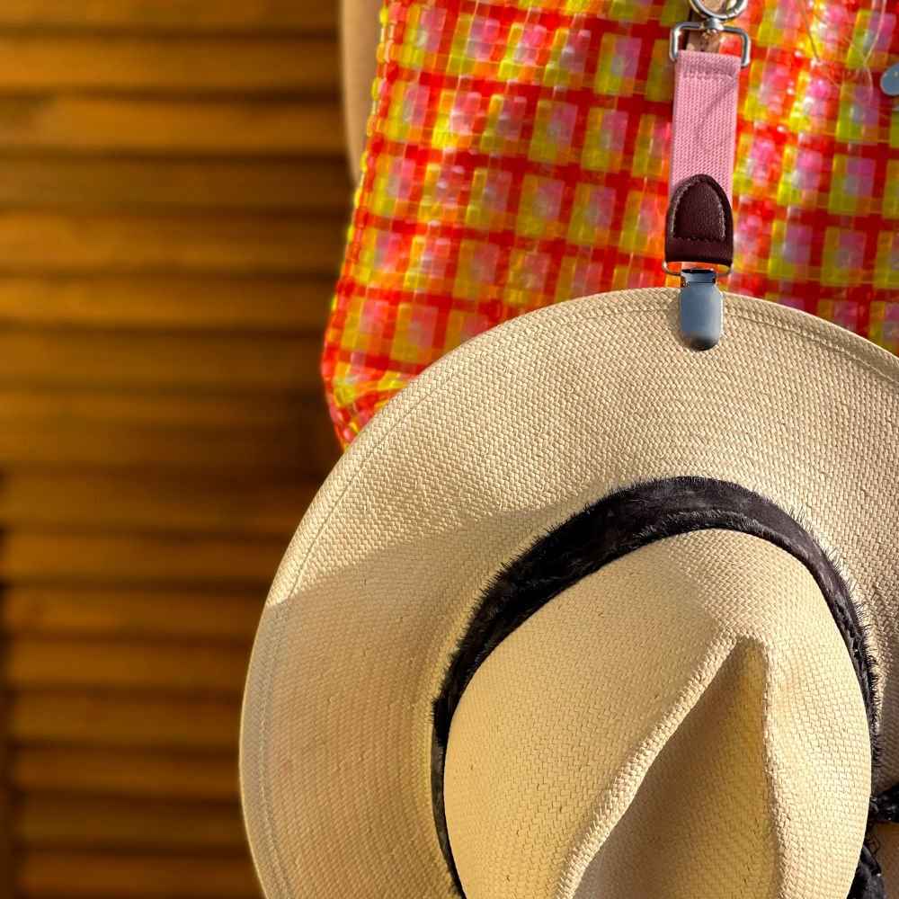Hat Clip for Bags – Hands-Free Storage for Travel & Daily Use